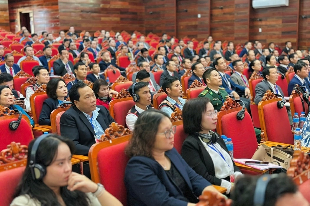 Tăng cường tuyên truyền, phổ biến chính sách, pháp luật cho các Trưởng bản tiêu biểu hai bên biên giới Việt Nam - Lào