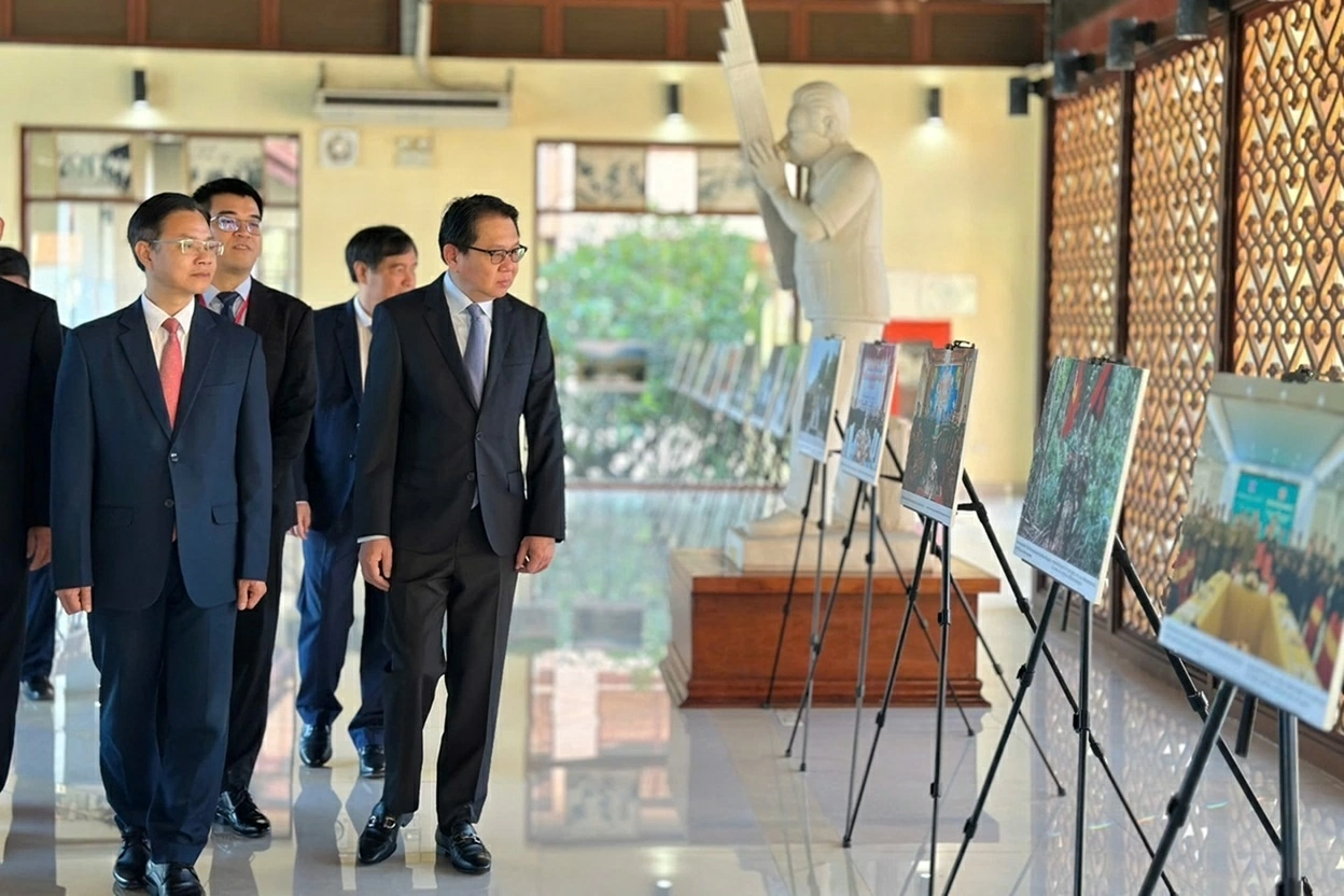 Tăng cường tuyên truyền, phổ biến chính sách, pháp luật cho các Trưởng bản tiêu biểu hai bên biên giới Việt Nam - Lào
