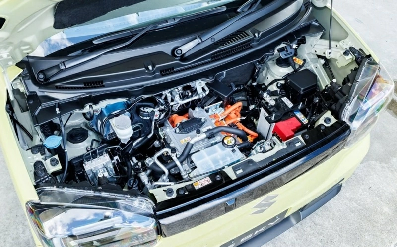 Điểm đ&aacute;ng ch&uacute; &yacute; của Suzuki eSky nằm ở hệ truyền động điện được ph&aacute;t triển tr&ecirc;n nền tảng Heartect e.