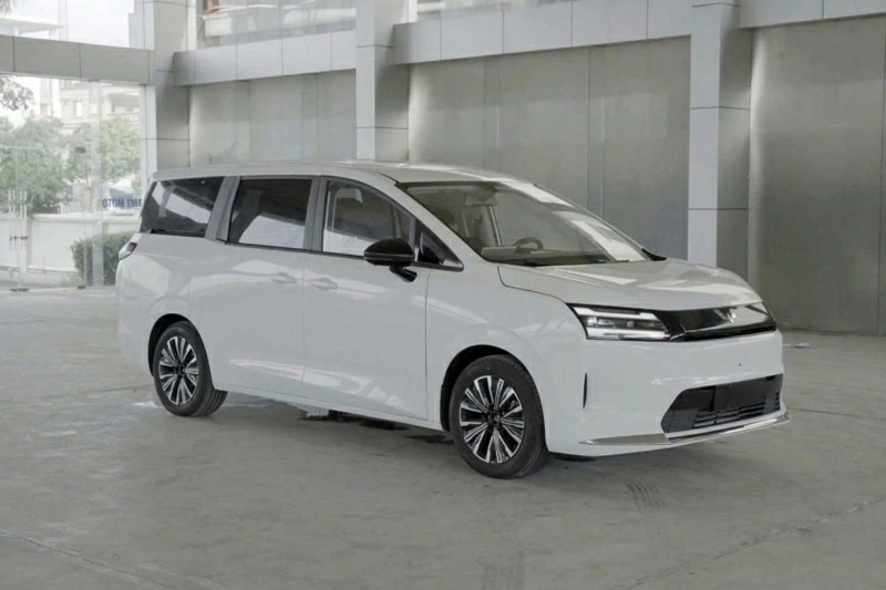 Hình ảnh chiếc Wuling Darion sơn trắng vừa được ghi nhận tại đại lý.