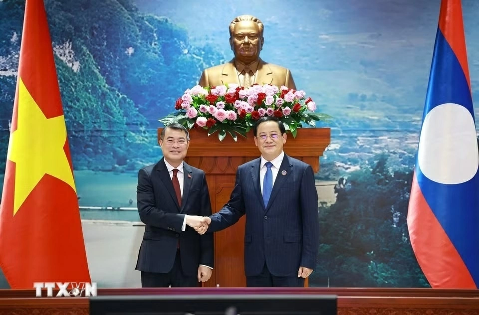 Thủ tướng Lê Minh Hưng hội kiến Chủ tịch Quốc hội Lào Sonexay Siphandone