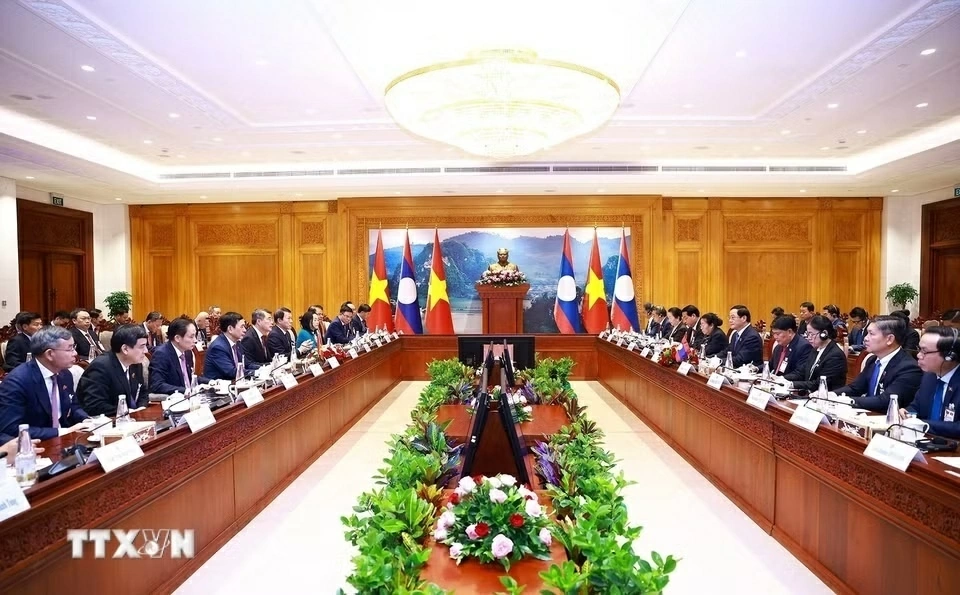 Thủ tướng Lê Minh Hưng hội kiến Chủ tịch Quốc hội Lào Sonexay Siphandone