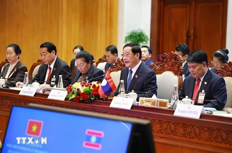 Thủ tướng Lê Minh Hưng hội kiến Chủ tịch Quốc hội Lào Sonexay Siphandone