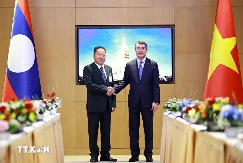 Thủ tướng Lê Minh Hưng tiếp Phó Chủ tịch Trung ương Mặt trận Lào xây dựng đất nước và Chủ tịch Hội Hữu nghị Lào - Việt Nam