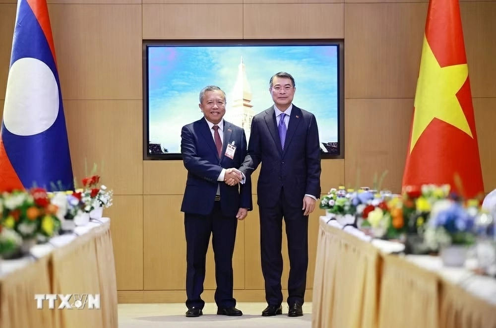 Thủ tướng Lê Minh Hưng tiếp Phó Chủ tịch Trung ương Mặt trận Lào xây dựng đất nước và Chủ tịch Hội Hữu nghị Lào - Việt Nam