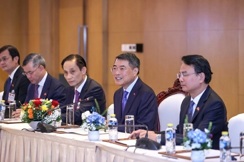 Thủ tướng Lê Minh Hưng tiếp Phó Chủ tịch Trung ương Mặt trận Lào xây dựng đất nước và Chủ tịch Hội Hữu nghị Lào - Việt Nam