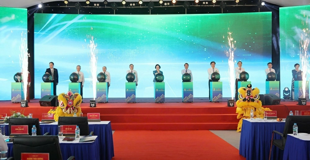 Phú Thọ đồng loạt khởi công 5 dự án trọng điểm tại xã Thịnh Minh với tổng diện tích 592 ha, tổng vốn đầu tư gần 7.600 tỷ đồng. (Nguồn: UBND tỉnh Phú Thọ) Phú Thọ đồng loạt khởi công 5 dự án trọng điểm tại xã Thịnh Minh với tổng diện tích 592 ha, tổng vốn đầu tư gần 7.600 tỷ đồng. (Nguồn: UBND tỉnh Phú Thọ)