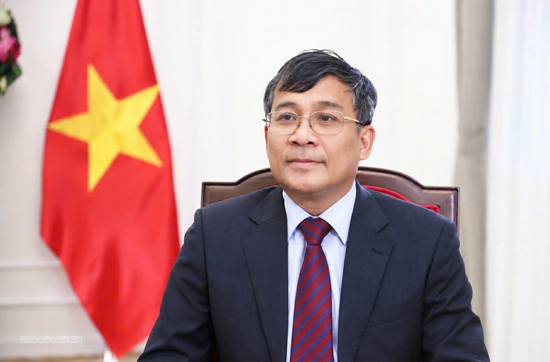 Ủy viên Trung ương Đảng, Thứ trường Thường trực Ngoại giao Nguyễn Minh Vũ trả lời phỏng vấn báo chí. (Ảnh: Thành Long)