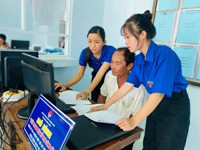 Bình dân học vụ số: Làm chủ không gian số