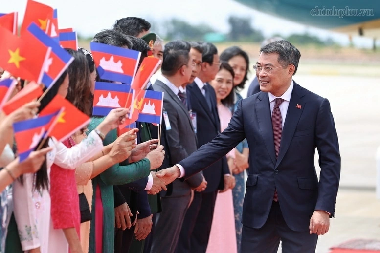 Thủ tướng Lê Minh Hưng tới Phnom Penh, bắt đầu chuyến thăm chính thức Campuchia Thủ tướng Lê Minh Hưng tới Phnom Penh, bắt đầu chuyến thăm chính thức Campuchia
