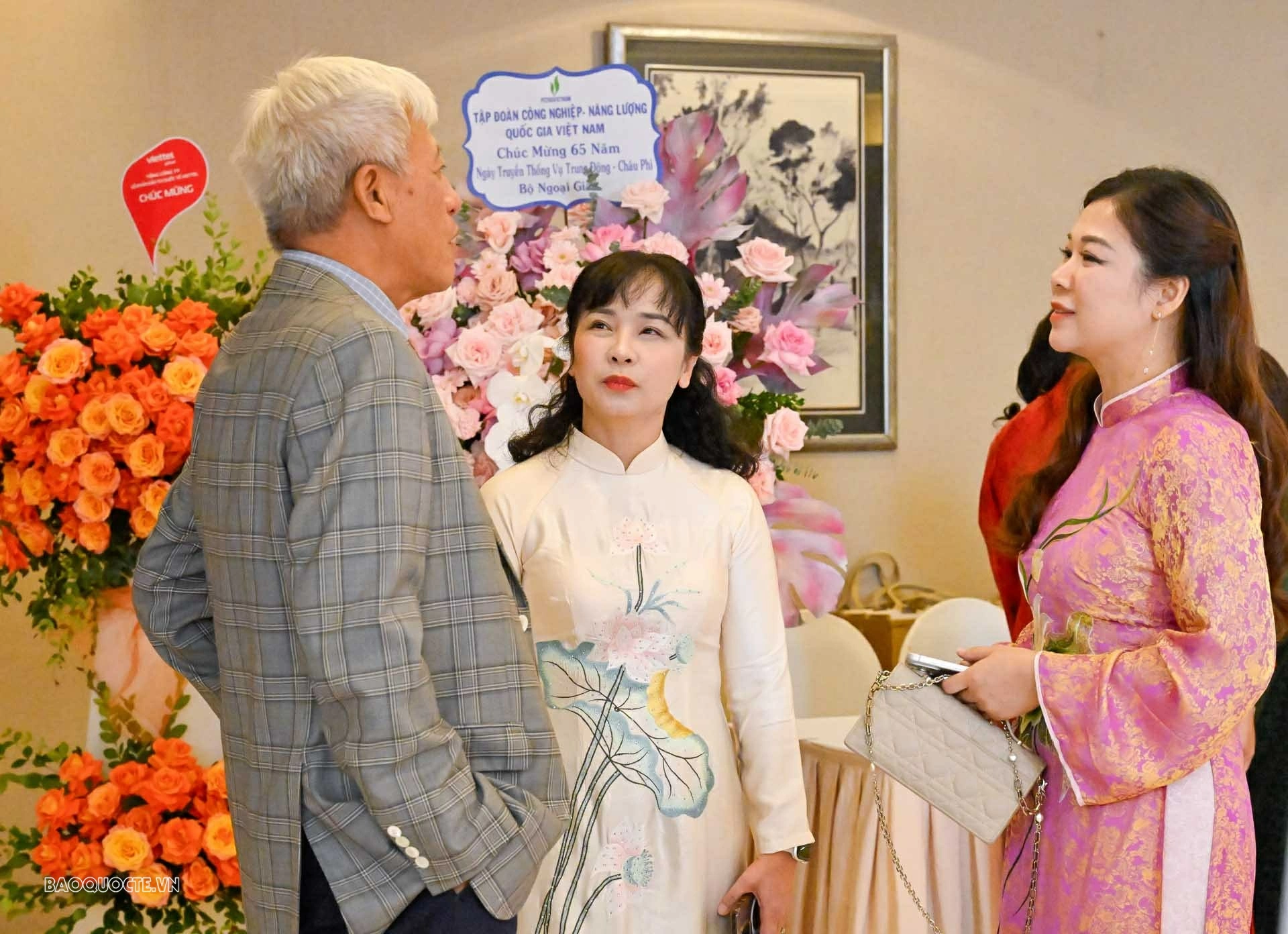 Vụ Trung Đông   châu Phi kỷ niệm 65 năm thành lập và đón nhận   Huân chương Lao động hạng Nhất