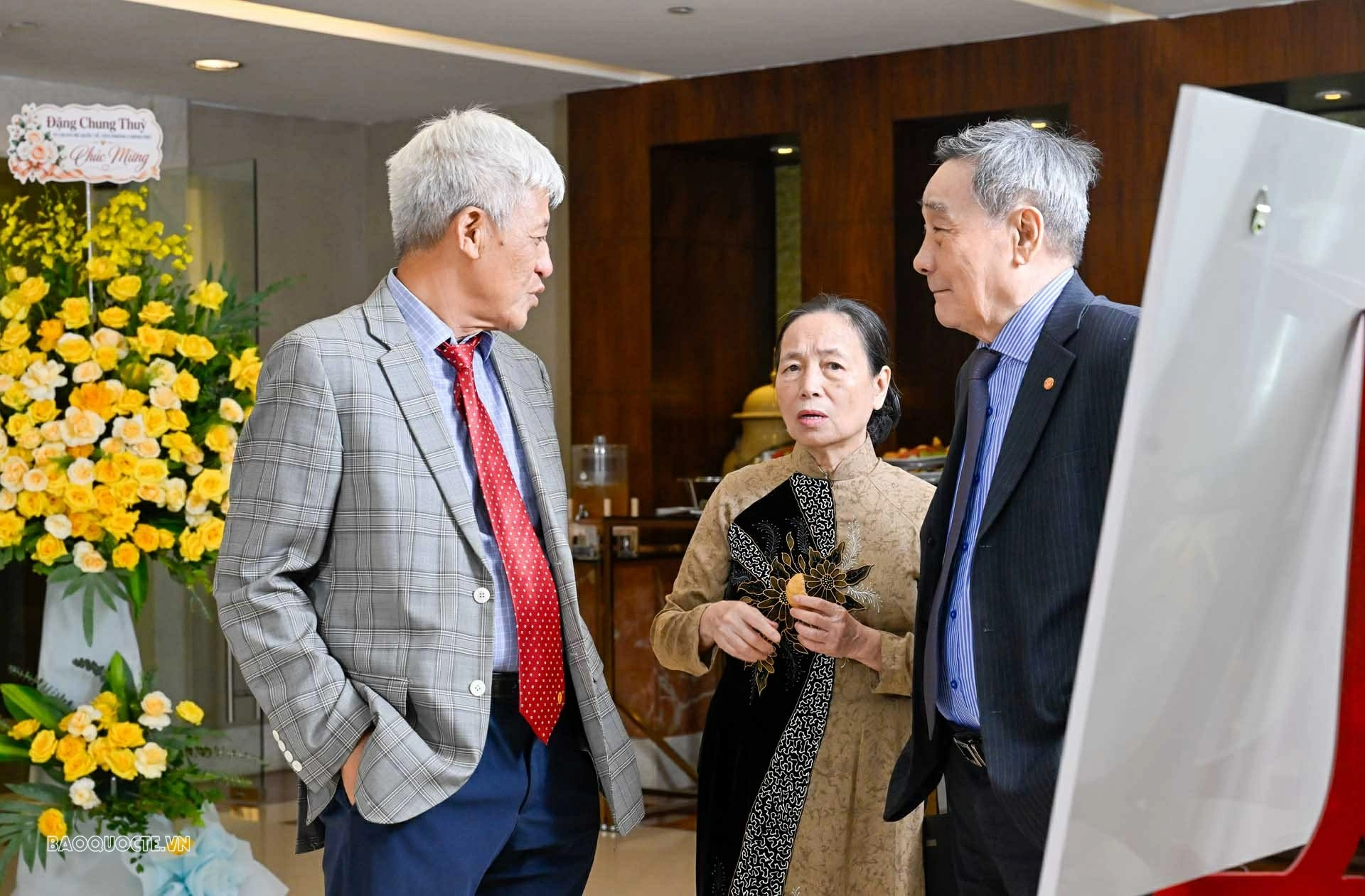 Vụ Trung Đông   châu Phi kỷ niệm 65 năm thành lập và đón nhận   Huân chương Lao động hạng Nhất