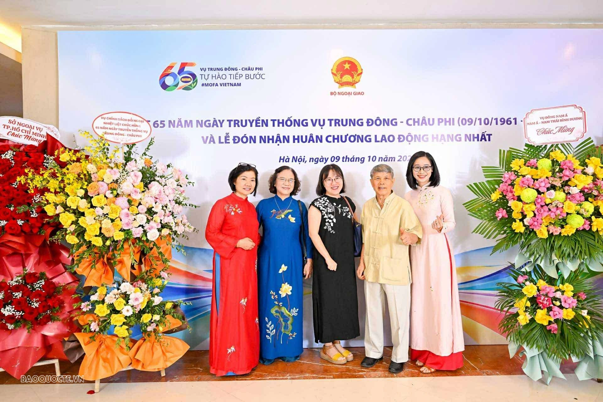 Vụ Trung Đông   châu Phi kỷ niệm 65 năm thành lập và đón nhận   Huân chương Lao động hạng Nhất
