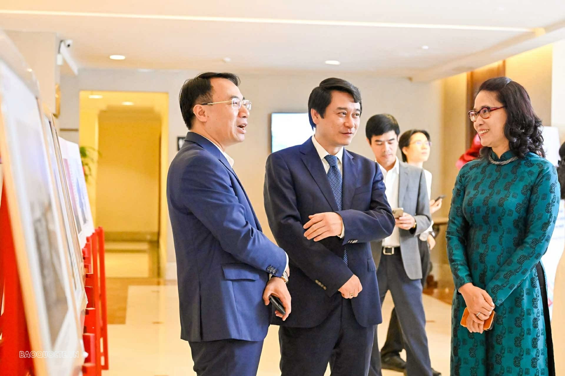 Vụ Trung Đông   châu Phi kỷ niệm 65 năm thành lập và đón nhận   Huân chương Lao động hạng Nhất