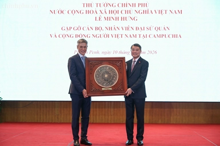 Thủ tướng Lê Minh Hưng gặp cộng đồng người gốc Việt và các cơ quan đại diện Việt Nam tại Campuchia Thủ tướng Lê Minh Hưng gặp cộng đồng người gốc Việt và các cơ quan đại diện Việt Nam tại Campuchia