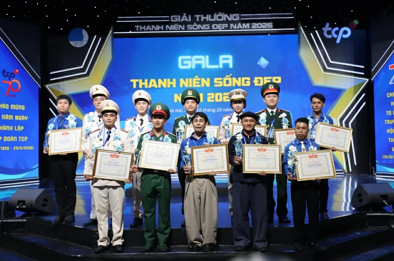 Thanh niên sống đẹp