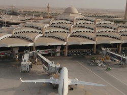 Lực lượng Houthi tấn công các sân bay của Saudi Arabia, Iran đưa ra lời hứa hẹn