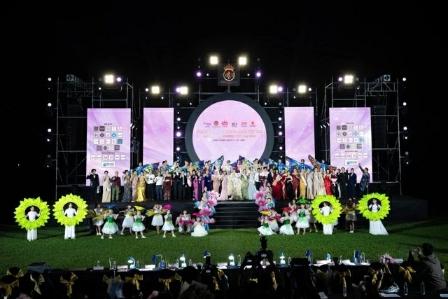 Bùi Thanh Vân đăng quang Hoa hậu Thế giới Doanh nhân Việt Nam 2026