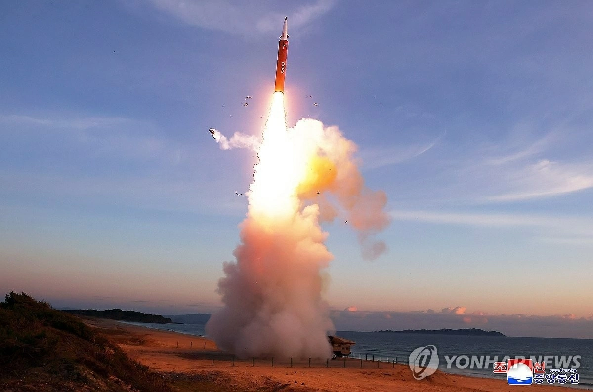 Triều Tiên phóng thử nhiều tên lửa đạn đạo. (Nguồn: Yonha/KCNA)
