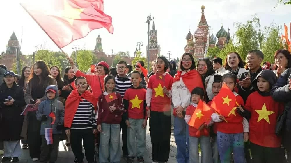 Nga miễn thị thực ngắn hạn cho công dân Việt Nam