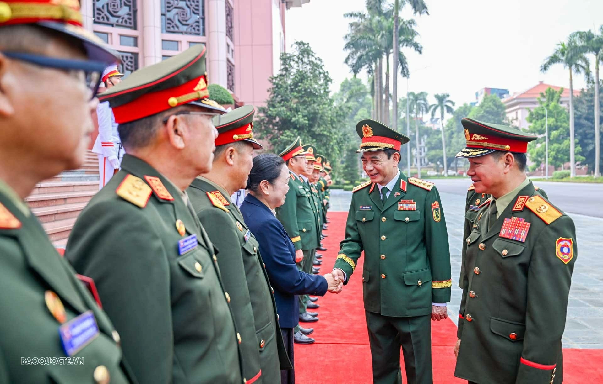 Đại tướng Phan Văn Giang chủ trì lễ đón chính thức Phó Thủ tướng, Bộ trưởng Quốc phòng Lào