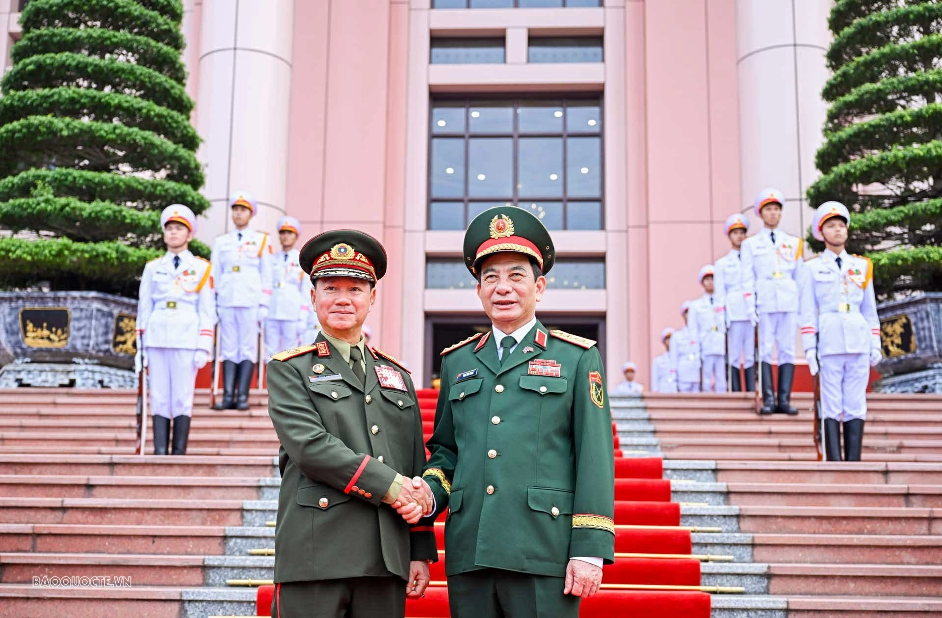 Đại tướng Phan Văn Giang chủ trì lễ đón chính thức Phó Thủ tướng, Bộ trưởng Quốc phòng Lào