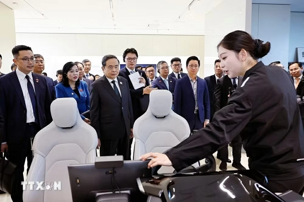 Chủ tịch Quốc hội Trần Thanh Mẫn thăm Khu Phát triển Kinh tế - Công nghệ Bắc Kinh