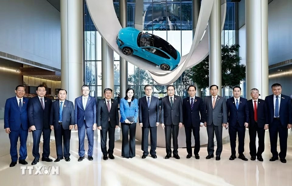 Chủ tịch Quốc hội Trần Thanh Mẫn thăm Khu Phát triển Kinh tế - Công nghệ Bắc Kinh