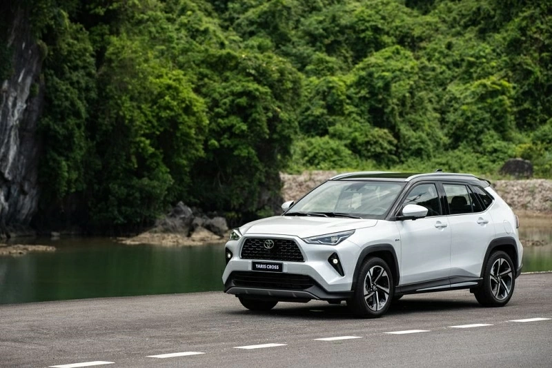 Top 10 xe ô tô động cơ đốt trong bán chạy nhất tháng 9/2026: Toyota Yaris Cross bất ngờ lập đỉnh. Top 10 xe ô tô động cơ đốt trong bán chạy nhất tháng 9/2026: Toyota Yaris Cross bất ngờ lập đỉnh.