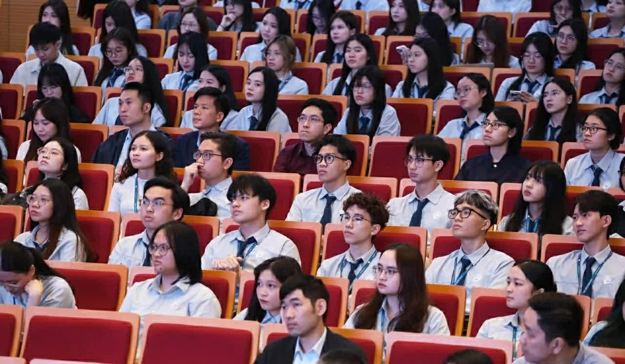 Thanh niên dám đổi mới, vững bản lĩnh, sống có trách nhiệm Thanh niên dám đổi mới, vững bản lĩnh, sống có trách nhiệm