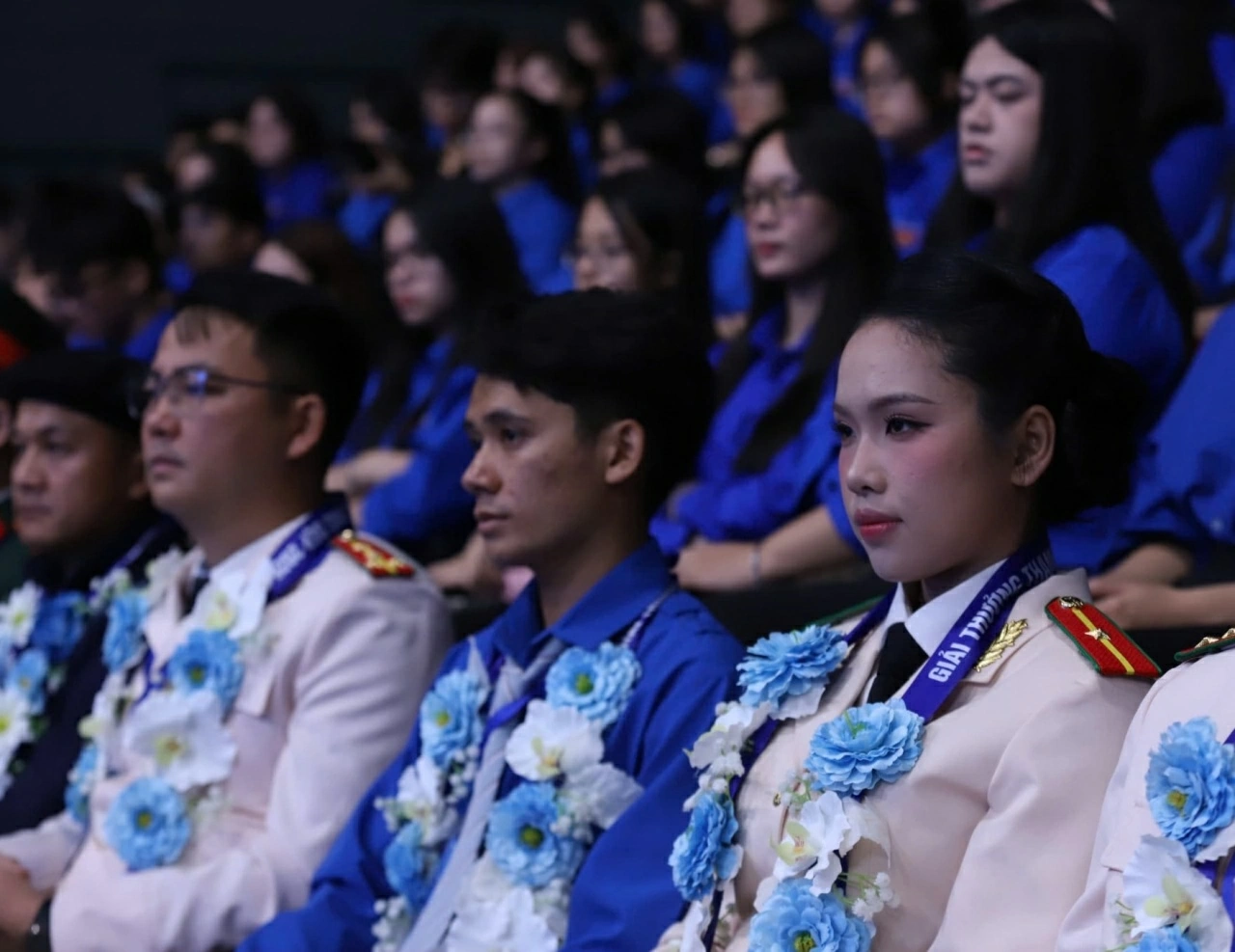 Thanh niên dám đổi mới, vững bản lĩnh, sống có trách nhiệm Thanh niên dám đổi mới, vững bản lĩnh, sống có trách nhiệm