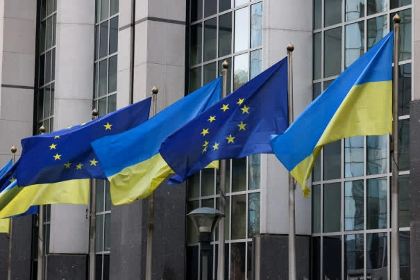 EU mở thêm hai cửa đàm phán, Ukraine tiến gần giấc mơ thành viên