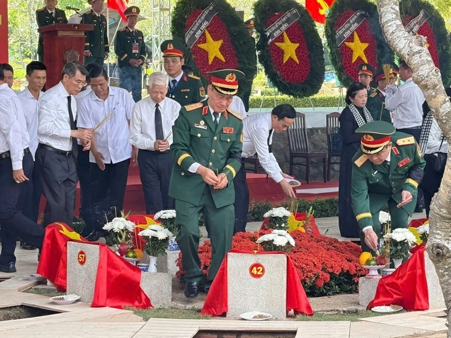 Trang nghiêm lễ truy điệu 731 hài cốt liệt sĩ tại TP. Hồ Chí Minh