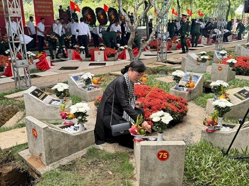 Trang nghiêm lễ truy điệu 731 hài cốt liệt sĩ tại TP. Hồ Chí Minh