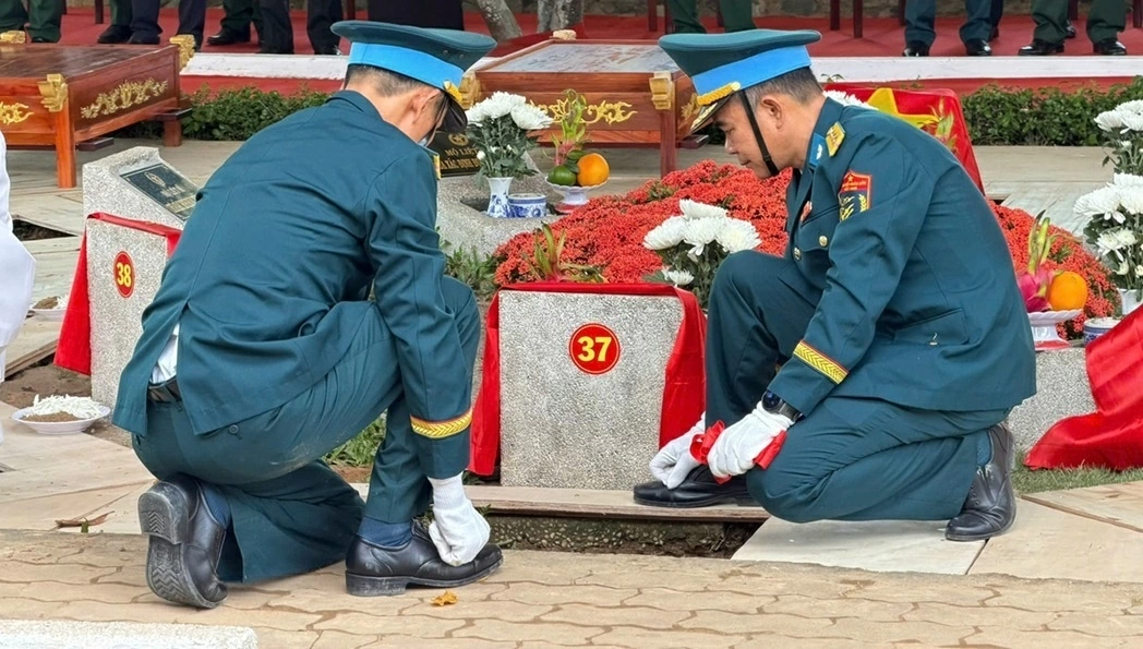 Trang nghiêm và xúc động lễ truy điệu 731 hài cốt liệt sĩ tại TP. Hồ Chí Minh