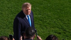Tổng thống Mỹ Donald Trump cảnh báo hành động mới nhằm vào Iran