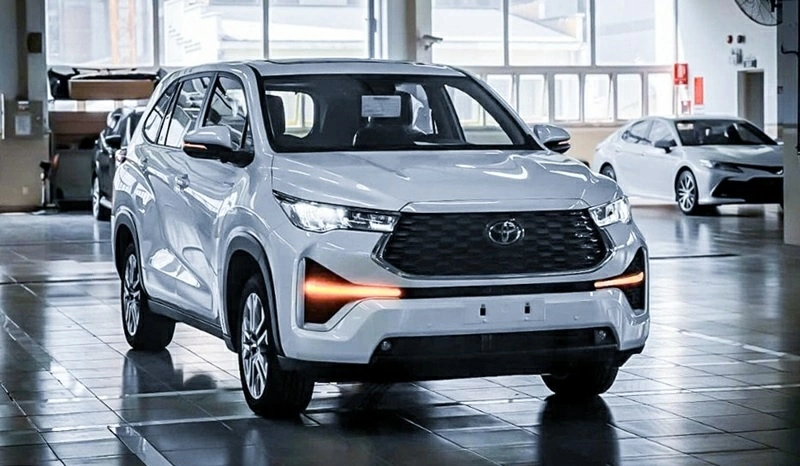 Top 5 mẫu xe hybrid bán chạy nhất tháng 9/2026: Toyota Innova Cross HEV tiếp tục dẫn đầu.