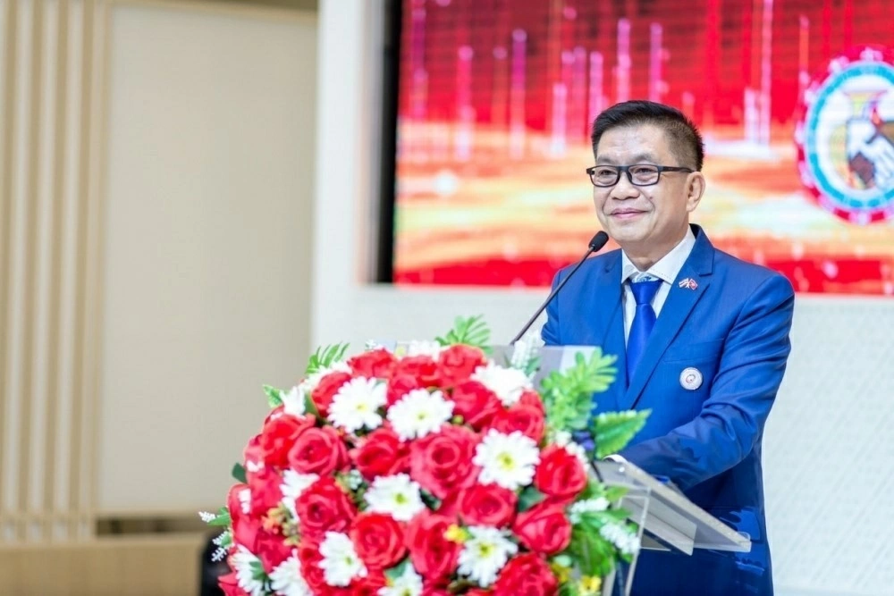 42.7 (OK). Doanh nhân kiều bào cùng nhịp đập với Tổ quốc