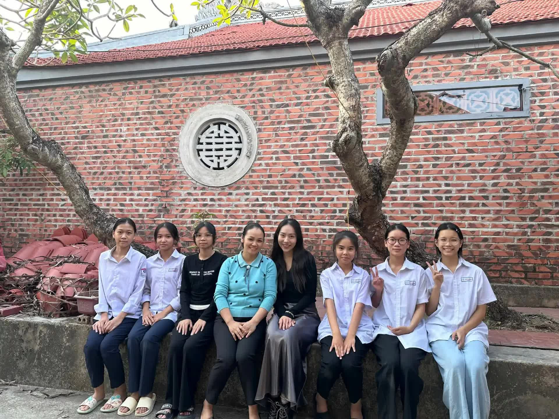 Làn điệu múa dệt nhịp cầu văn hóa Việt Trung