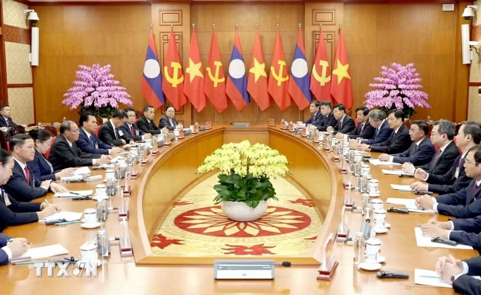 Thường trực Ban Bí thư Trần Cẩm Tú hội đàm với Thường trực Ban Bí thư Trung ương Đảng Nhân dân Cách mạng Lào Vilay Lakhamphong Thường trực Ban Bí thư Trần Cẩm Tú hội đàm với Thường trực Ban Bí thư Trung ương Đảng Nhân dân Cách mạng Lào Vilay Lakhamphong