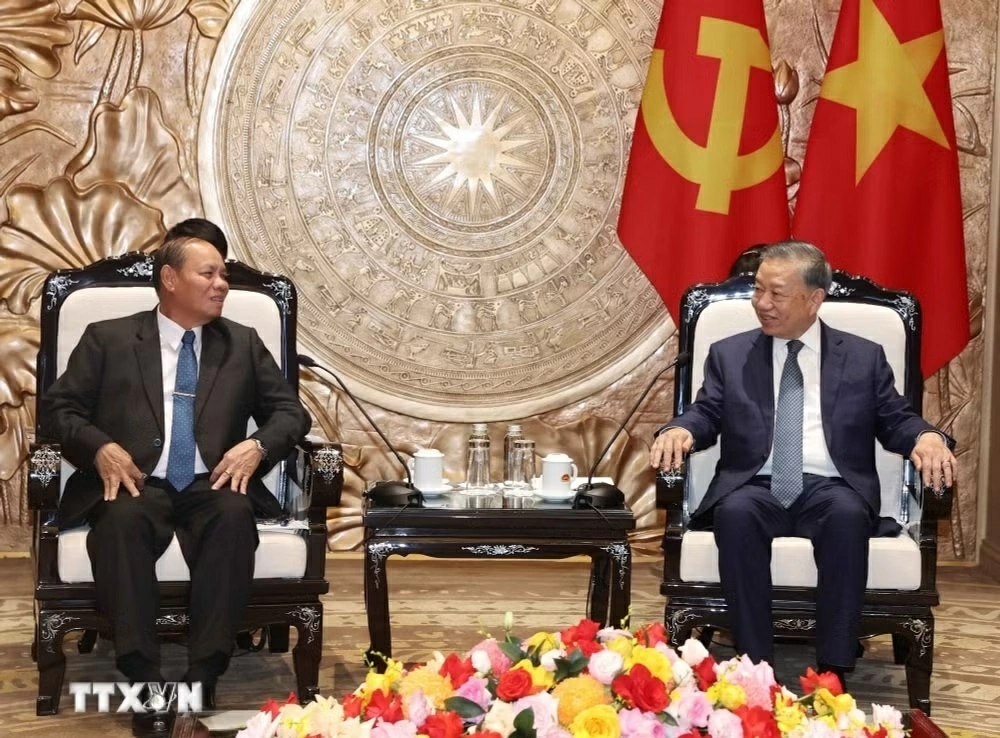 Đưa quan hệ hữu nghị vĩ đại Việt Nam - Lào phát triển thực chất, bền vững