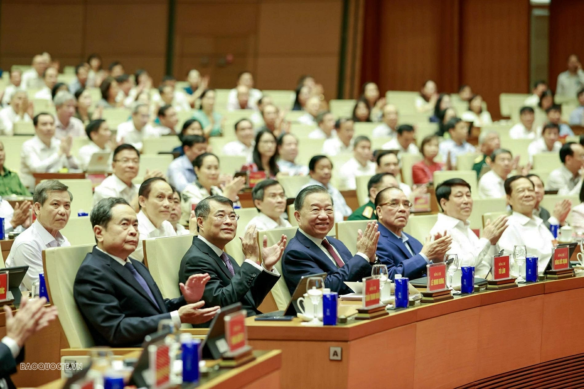 Tổng Bí thư, Chủ tịch nước Tô Lâm và các đại biểu dự hội nghị tại điểm cầu Trung tâm - Phòng họp Diên Hồng, Nhà Quốc hội. (Ảnh: Thành Long) Tổng Bí thư, Chủ tịch nước Tô Lâm và các đại biểu dự hội nghị tại điểm cầu Trung tâm - Phòng họp Diên Hồng, Nhà Quốc hội. (Ảnh: Thành Long)