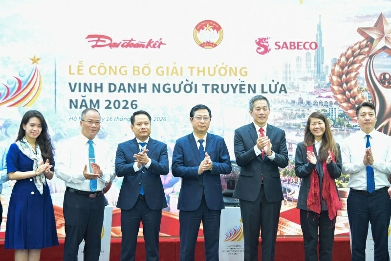 UBTW MTTQ và Sabeco công bố giải thưởng 'Vinh danh người truyền lửa năm 2026
