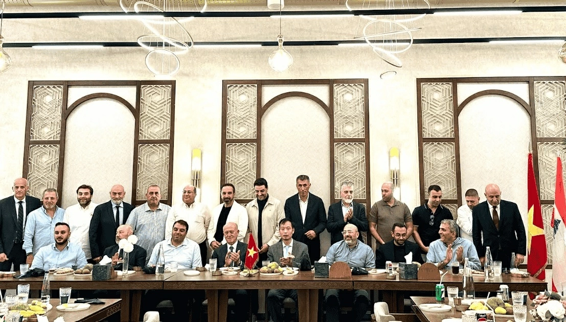 Đại sứ Nguyễn Nam Dương trình Thư ủy nhiệm lên Tổng thống Lebanon
