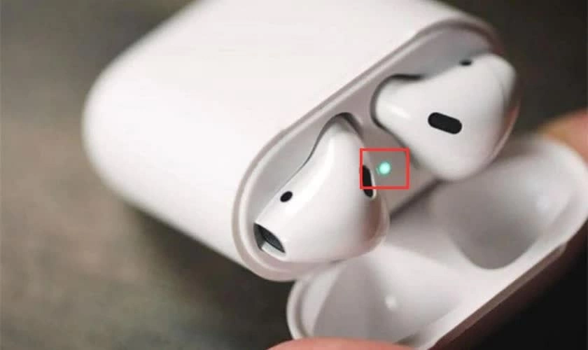 Cách kết nối AirPods với iPhone, MacBook đơn giản, hiệu quả.