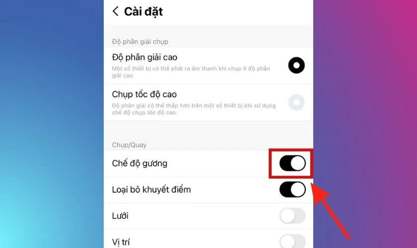 Tìm mục Chế độ gương (Mirror Image) hoặc Đối xứng.