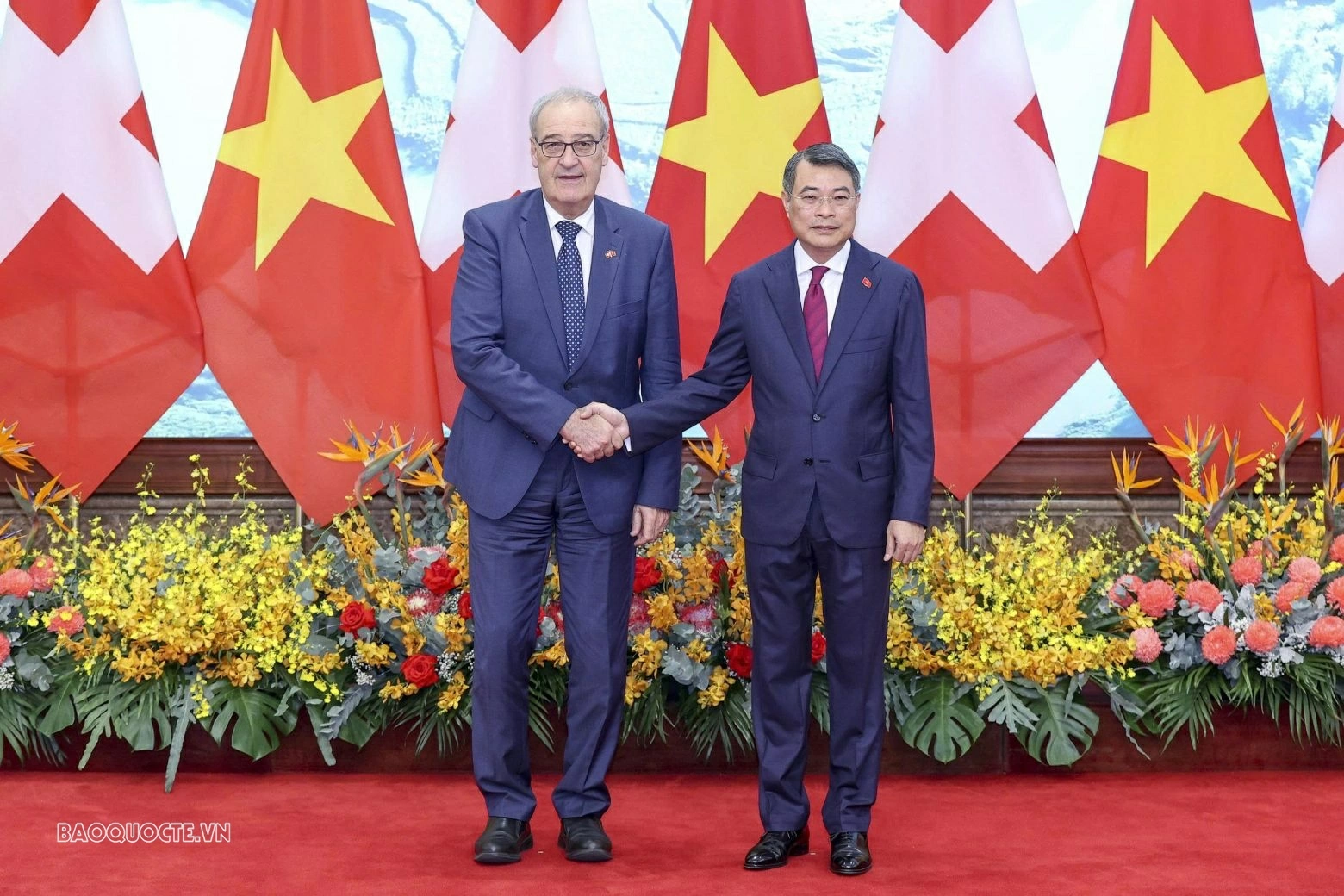 Thủ tướng Chính phủ Lê Minh Hưng và Tổng thống Thụy Sĩ Guy Parmelin. (Ảnh: Thành Long)