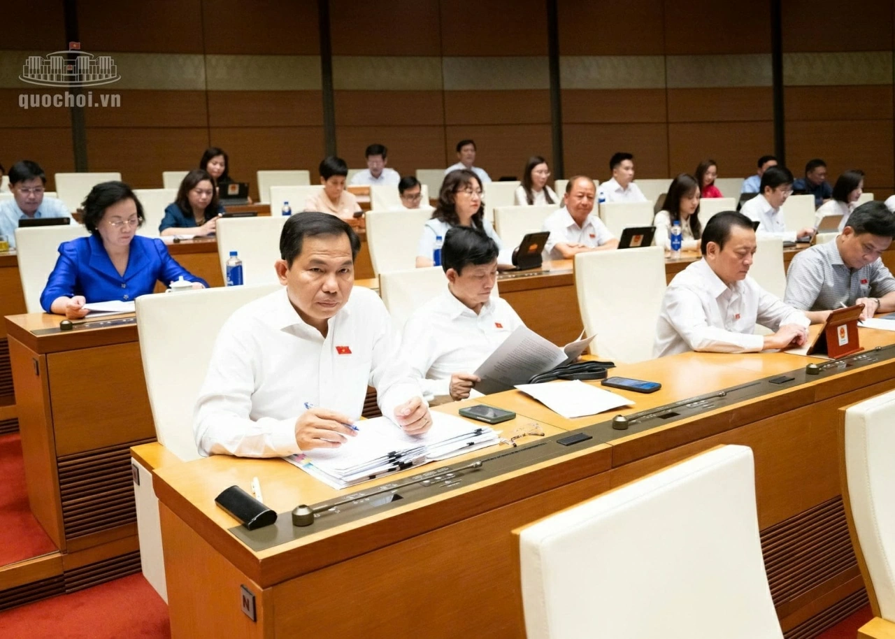 Hôm nay 18/10, Quốc hội thảo luận về phát triển kinh tế - xã hội và ngân sách Nhà nước Hôm nay 18/10, Quốc hội thảo luận về phát triển kinh tế - xã hội và ngân sách Nhà nước