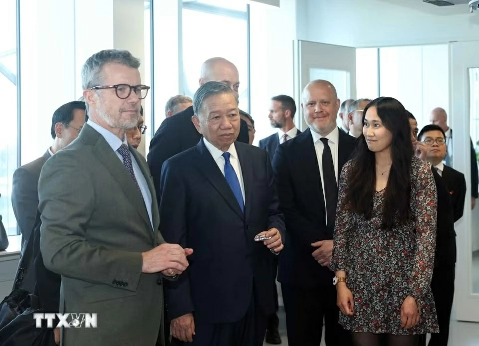 Tổng Bí thư, Chủ tịch nước Tô Lâm thăm Viện Nghiên cứu Niels Bohr, Đại học Copenhagen (Đan Mạch) Tổng Bí thư, Chủ tịch nước Tô Lâm thăm Viện Nghiên cứu Niels Bohr, Đại học Copenhagen (Đan Mạch)