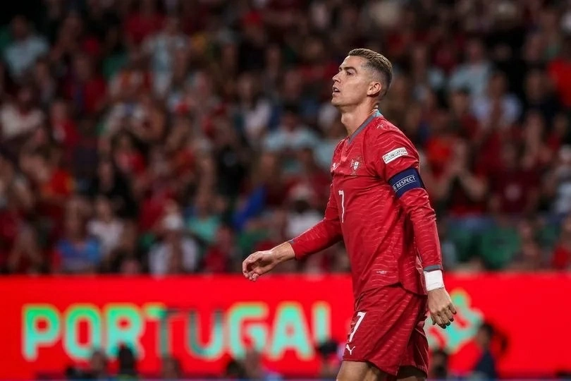 Ronaldo nhận án phạt nhẹ, mở đường trở lại đội tuyển Bồ Đào Nha Ronaldo nhận án phạt nhẹ, mở đường trở lại đội tuyển Bồ Đào Nha